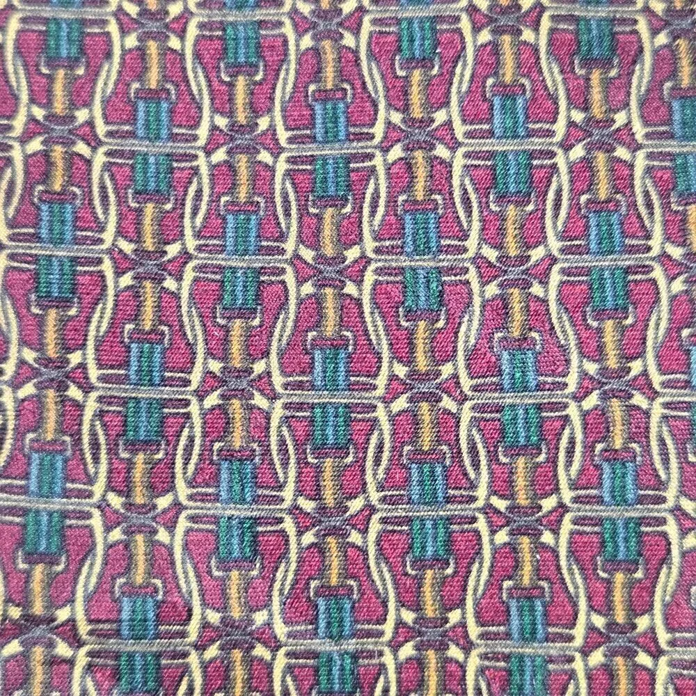 Richel Deluxe 100% Silk Men's Tie Red Gold Green Interlocking Pattern